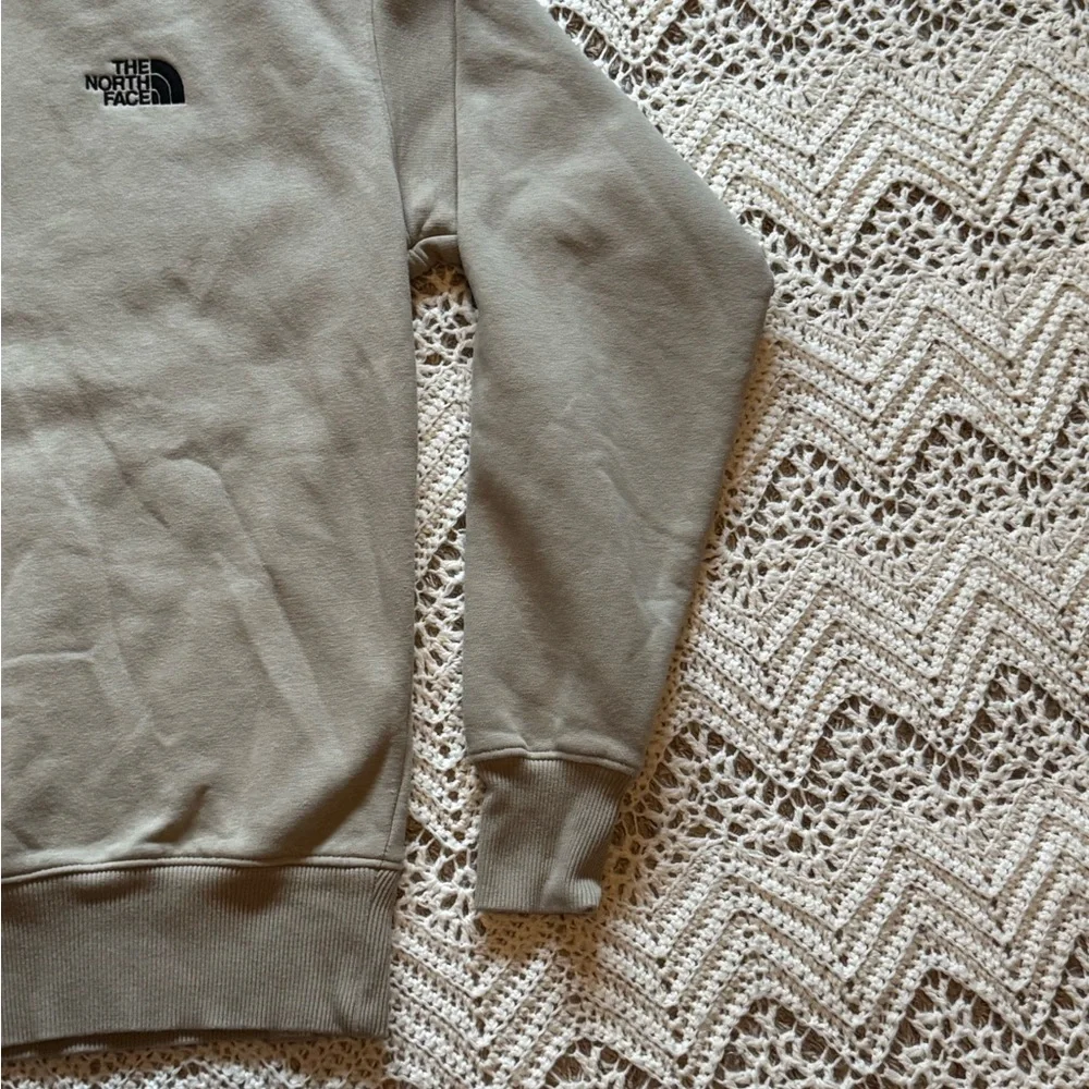 The North Face Men's Beige Crewneck Sweater Embroidered Unisex Small Soft